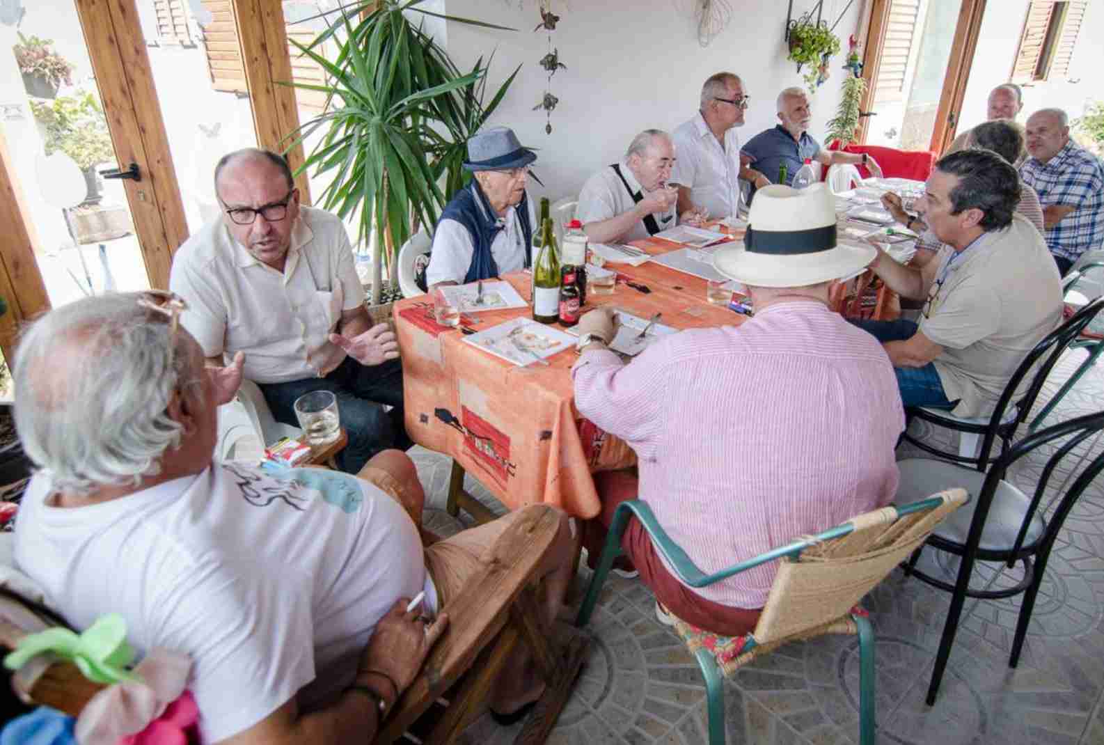 Comida entre amigos de Taifa del Enyesque
