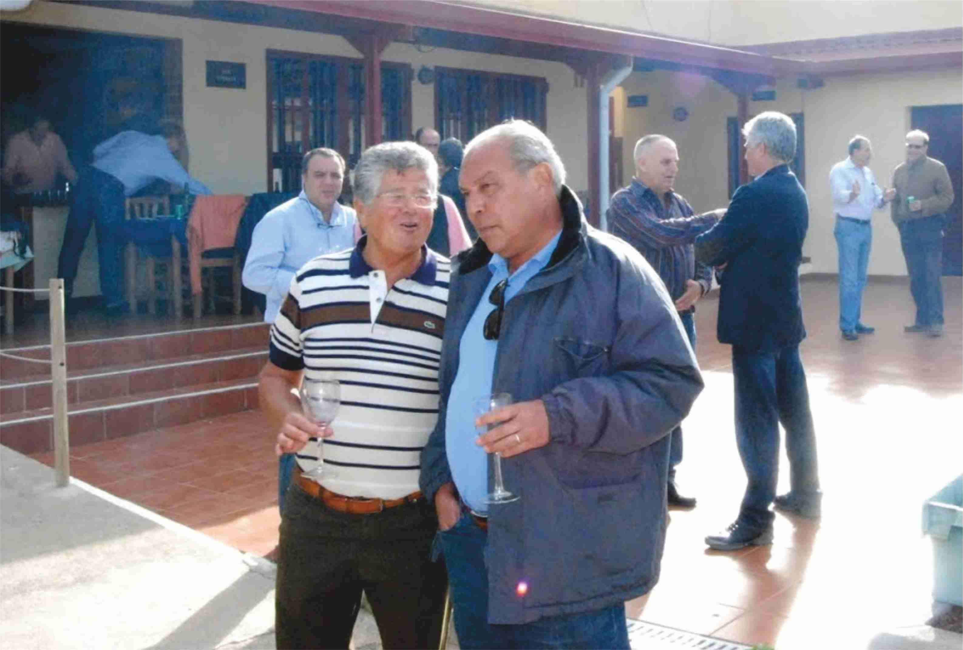 Miembros de Taifa del Enyesque durante encuentro gastronómico