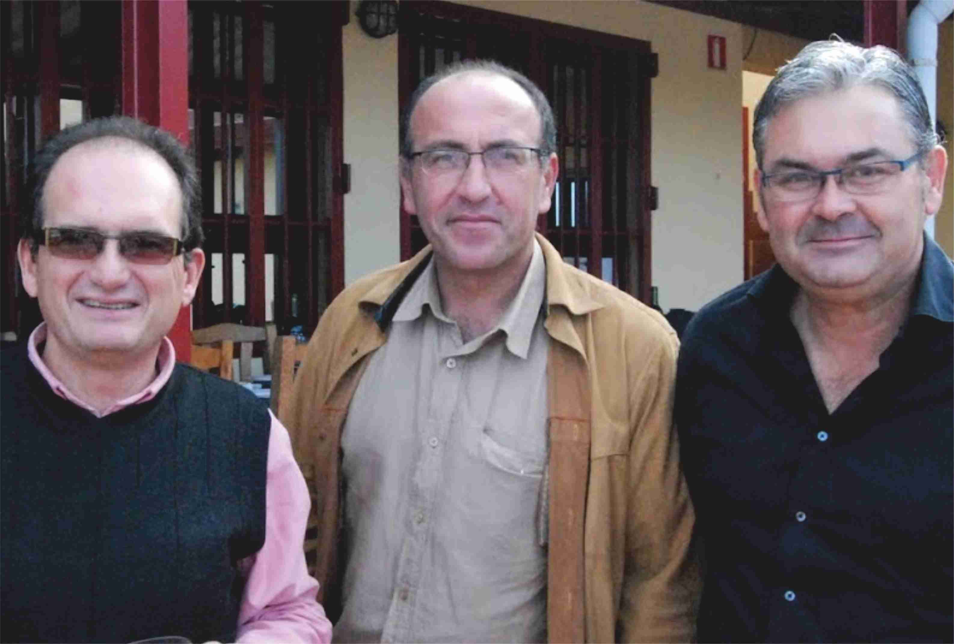 Miembros de Taifa del Enyesque durante encuentro gastronómico